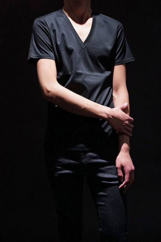 GalaabenD 16SS BASIC Bio SIlket V-Neck Cut Sew (BLACK)