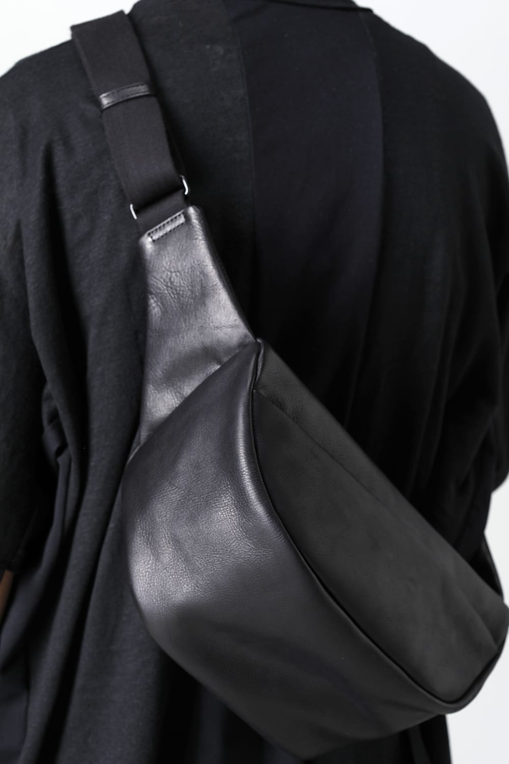 Leather waist bag 'demi cercle' 19
