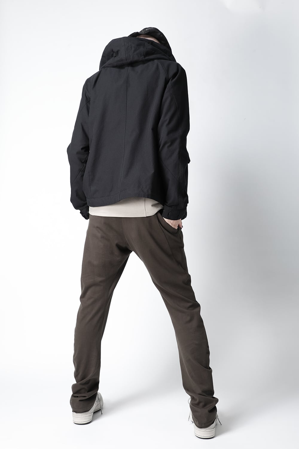 スリムパンツ ミディアム ウェイト ソフトジャージー マッドカーキ