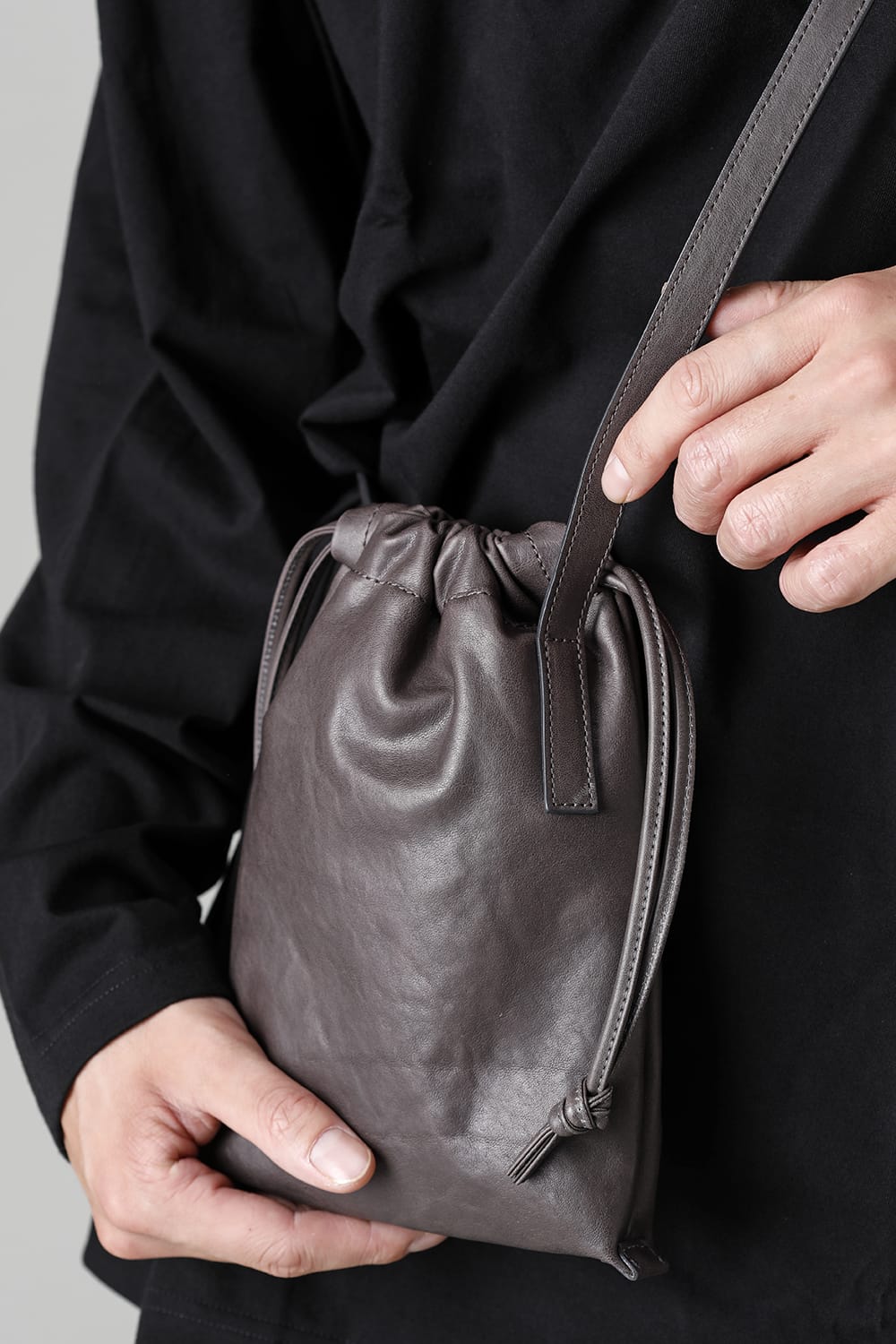 Leather cell phone bag 'drawstring' C.Gray