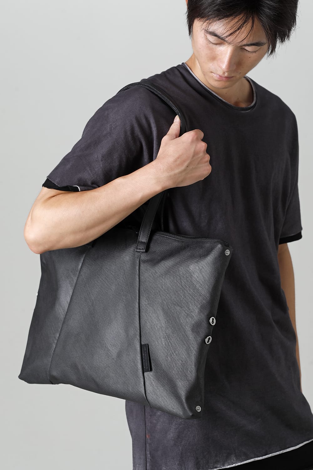 Fabric tote "loop handle" brush