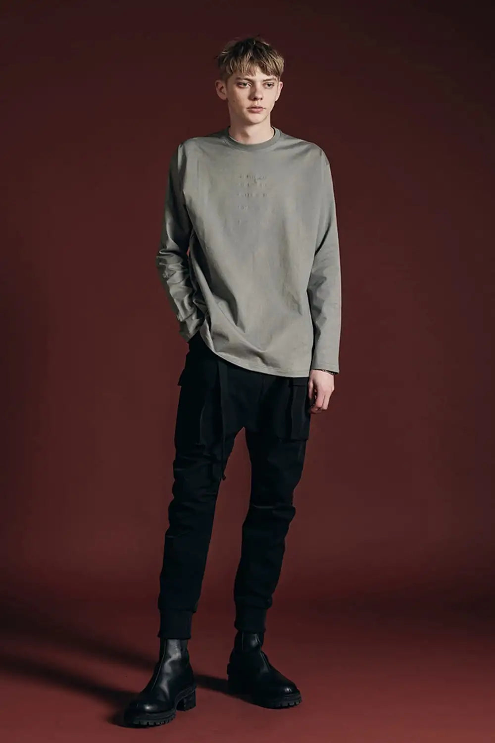 Embroidered L/S T-shirt Gray