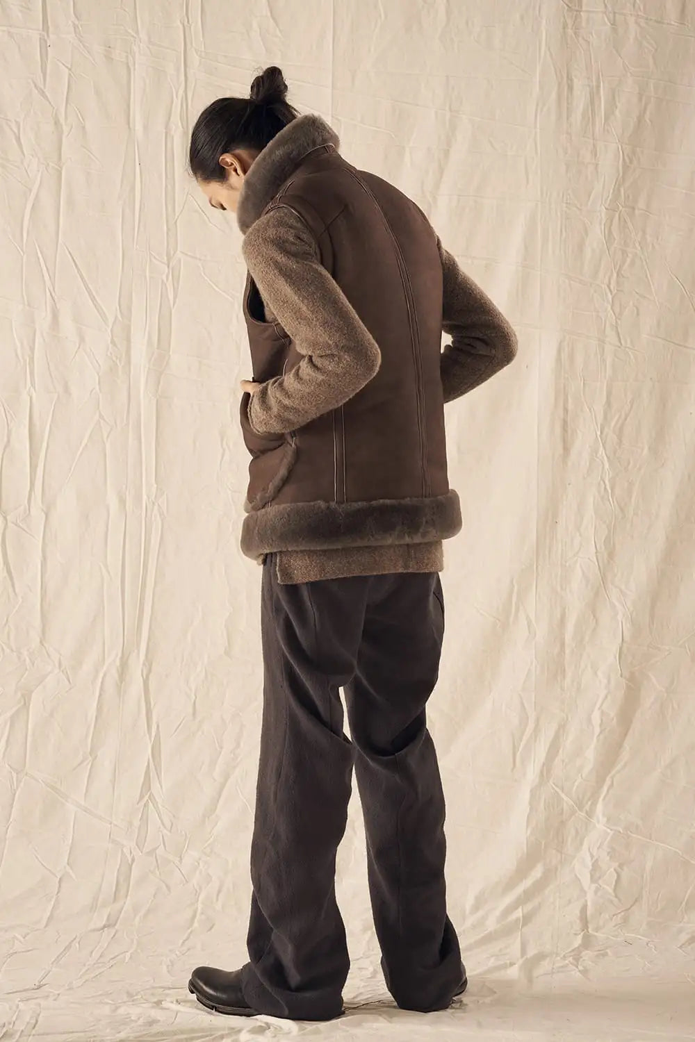 ハイネックベスト シープスキン ワームグレイ