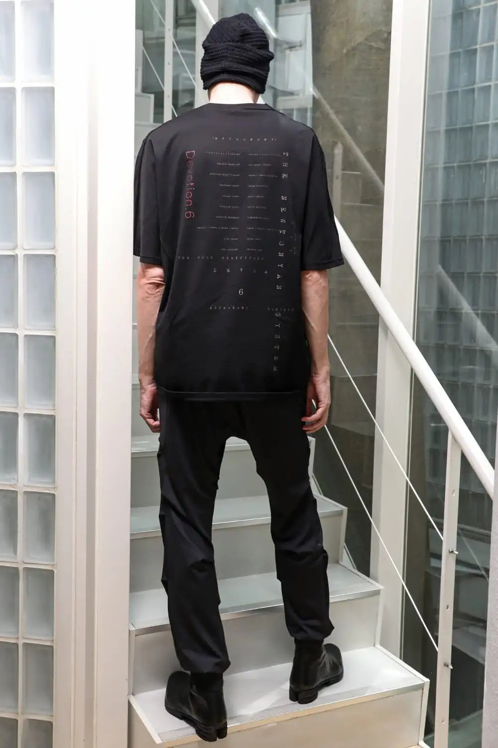 Short sleeve astronomy print A Black