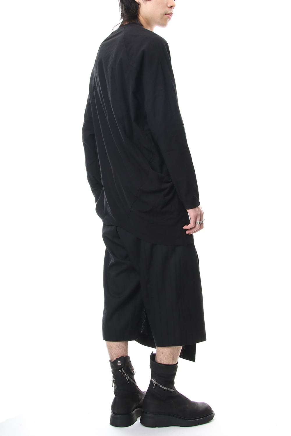 DRAPING CUT AND SEWN Black