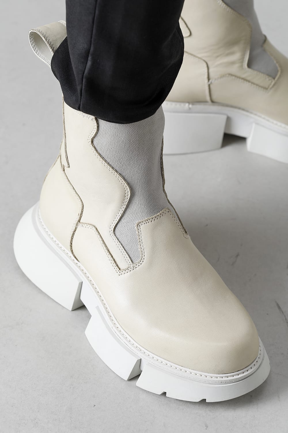 Front gore Sneakers Off