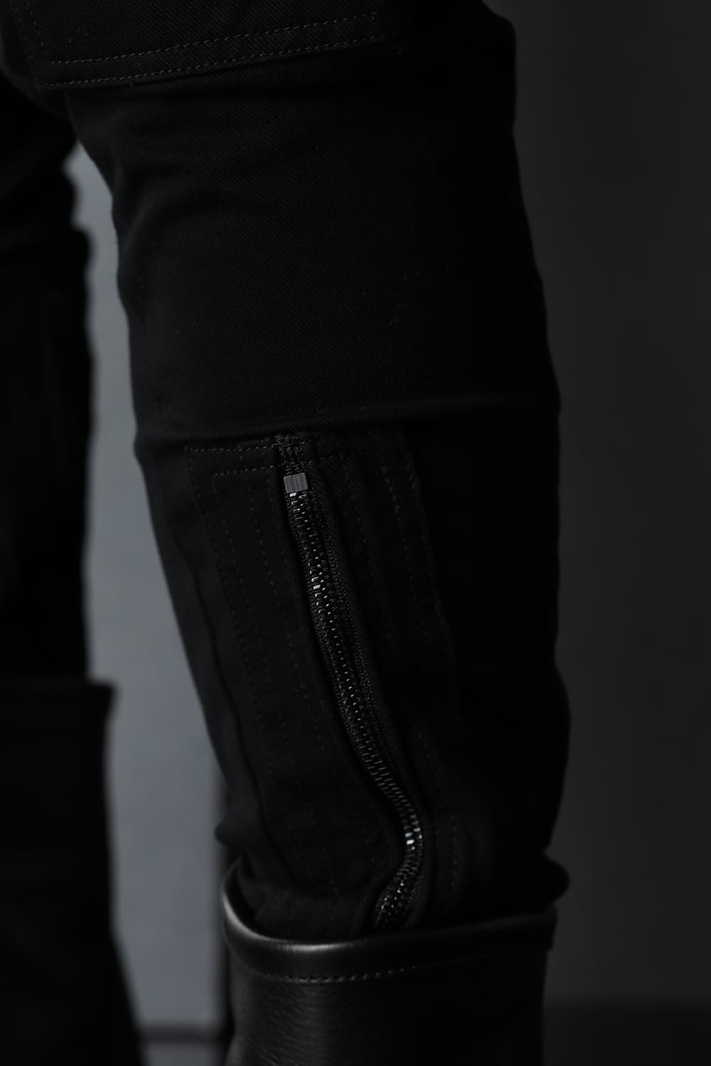 Knit denim Multi zipper pants