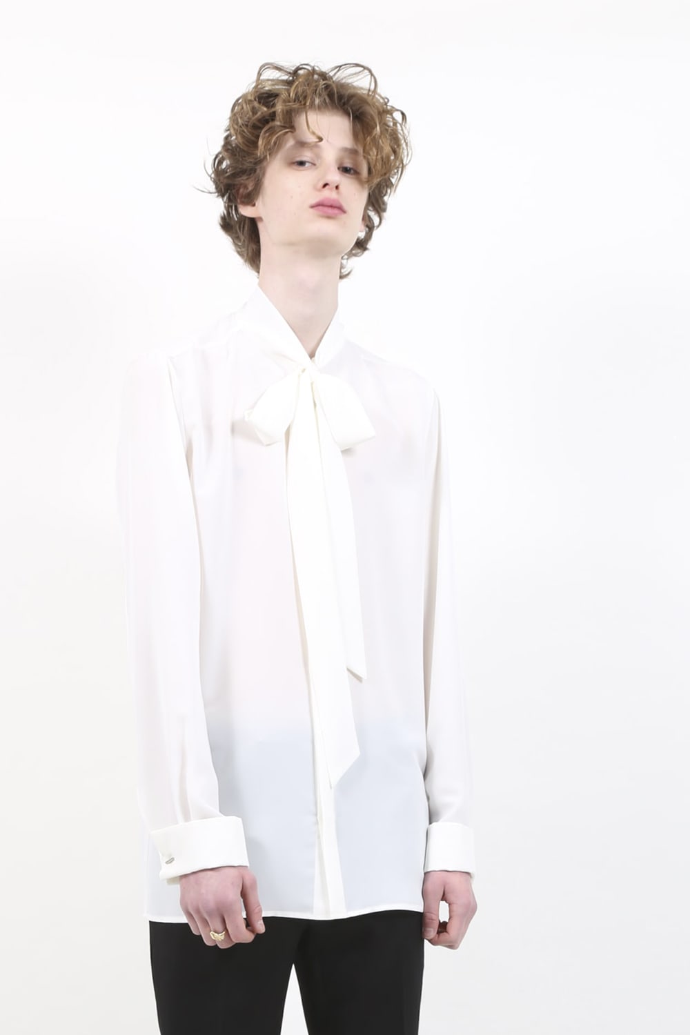 リボンシャツ オフホワイト