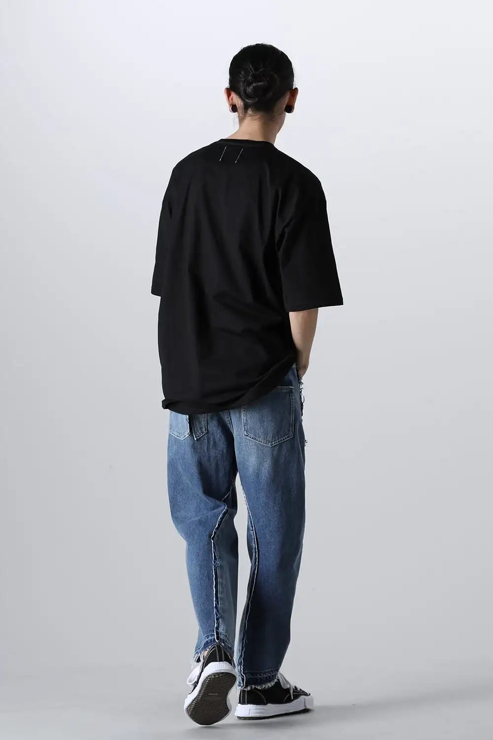 S logo and bone emblem. (oversized s/s pocket tee) Black
