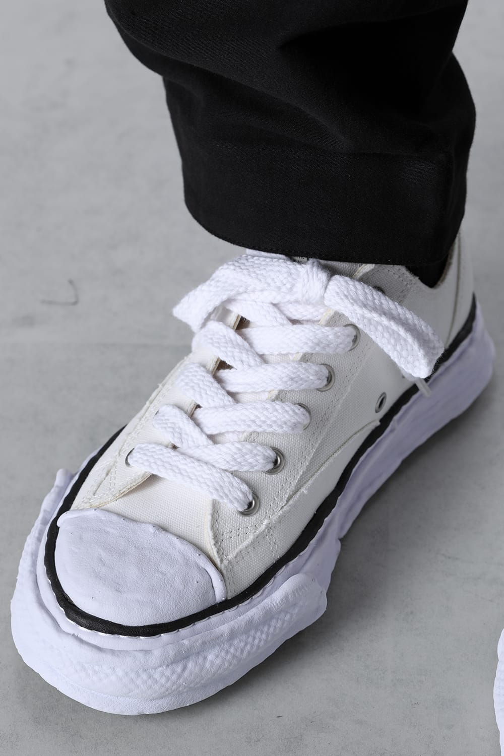 PETERSON 23 Canvas Low Cut Sneakers White