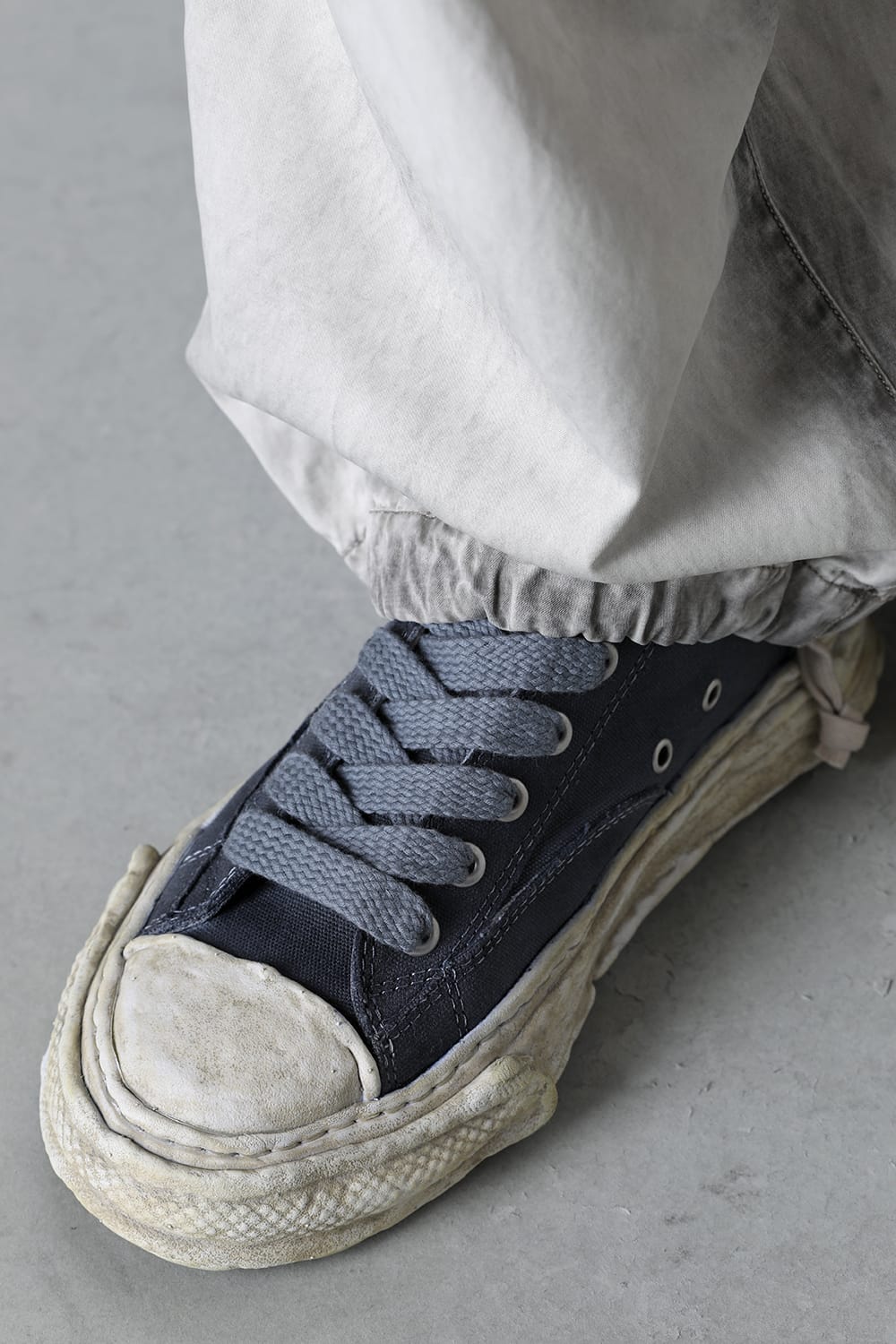 PETERSON 23 canvas garment dye Low-Top sneakers Black