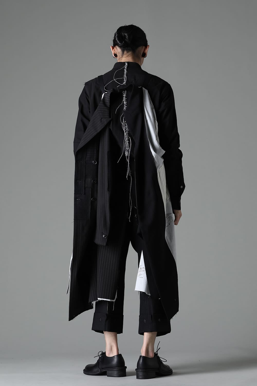 PATCHED CHESTER COAT BLACK / WHITE STITCH