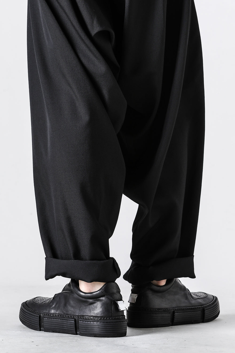 Front Zip Sneaker Horse Full Grain Leather GJ01