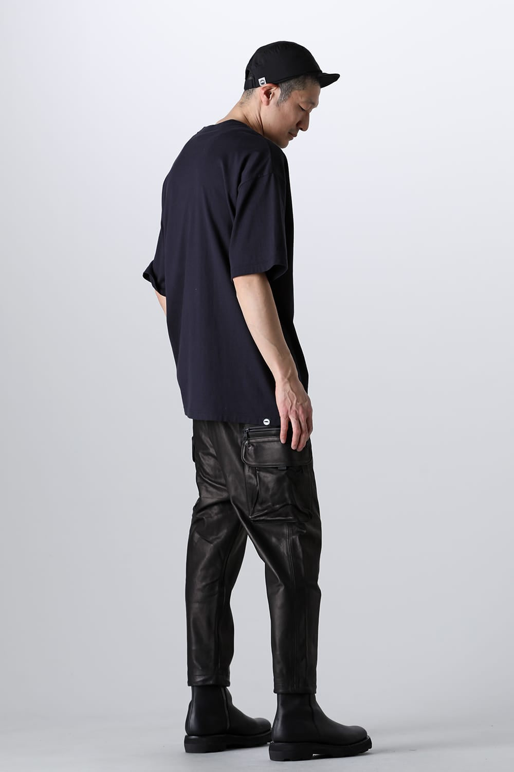 Cropped Bush Leather Black