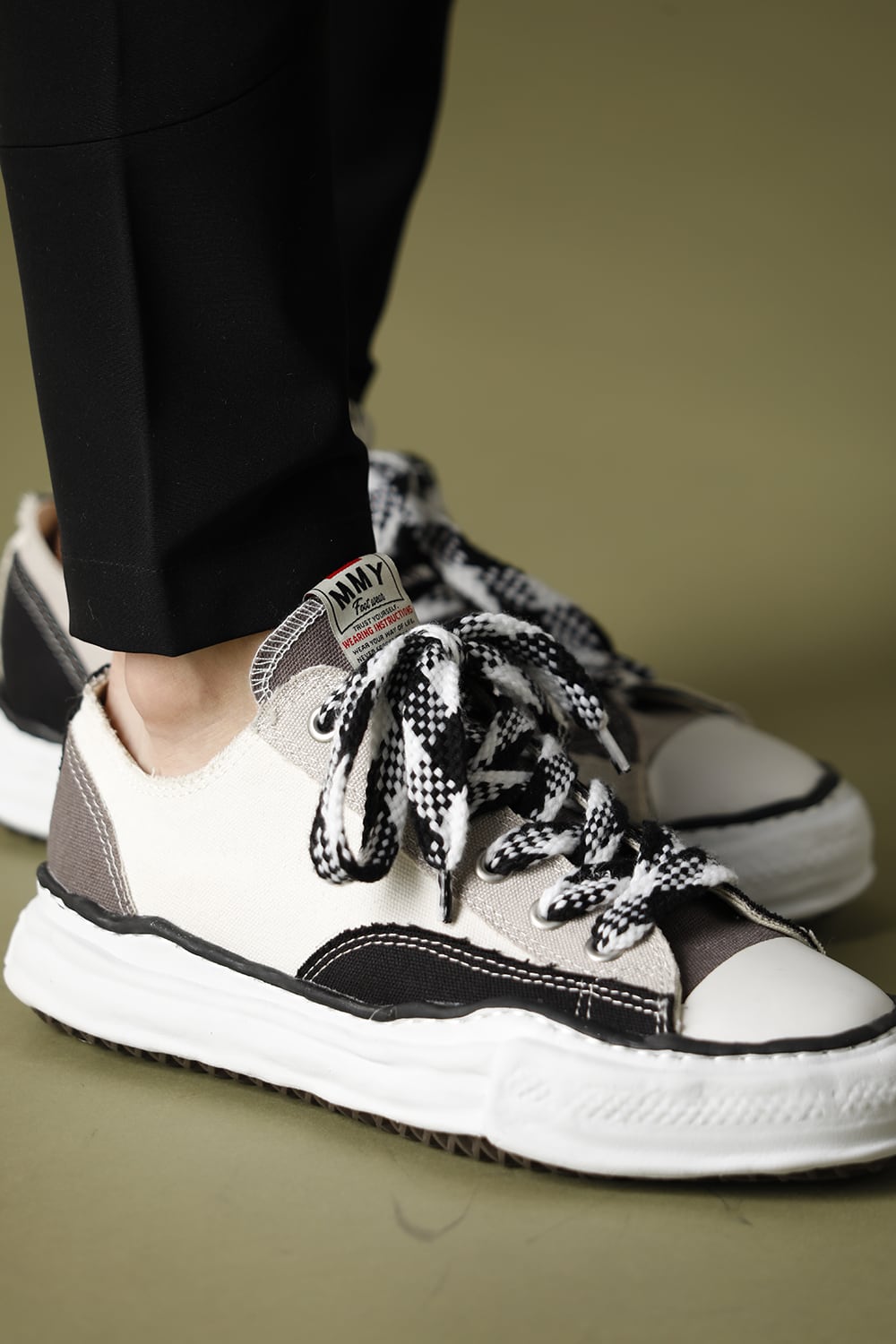 -ピーターソン ロー- オリジナルソール マルチカラー ローカット スニーカー Black / White