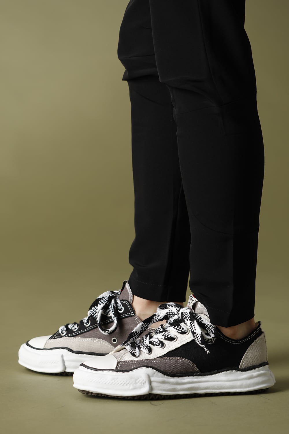 -ピーターソン ロー- オリジナルソール マルチカラー ローカット スニーカー Black / White