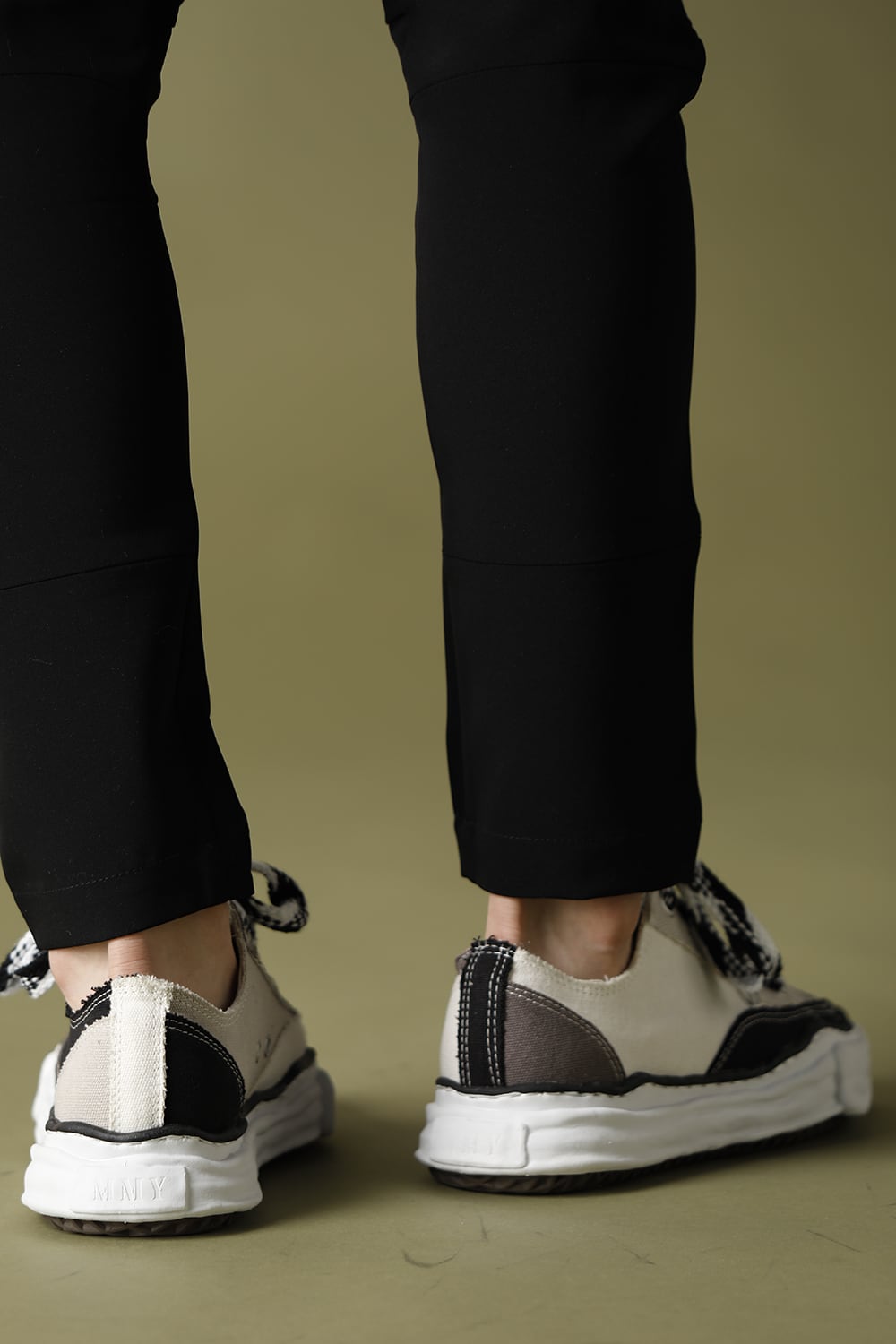 -ピーターソン ロー- オリジナルソール マルチカラー ローカット スニーカー Black / White