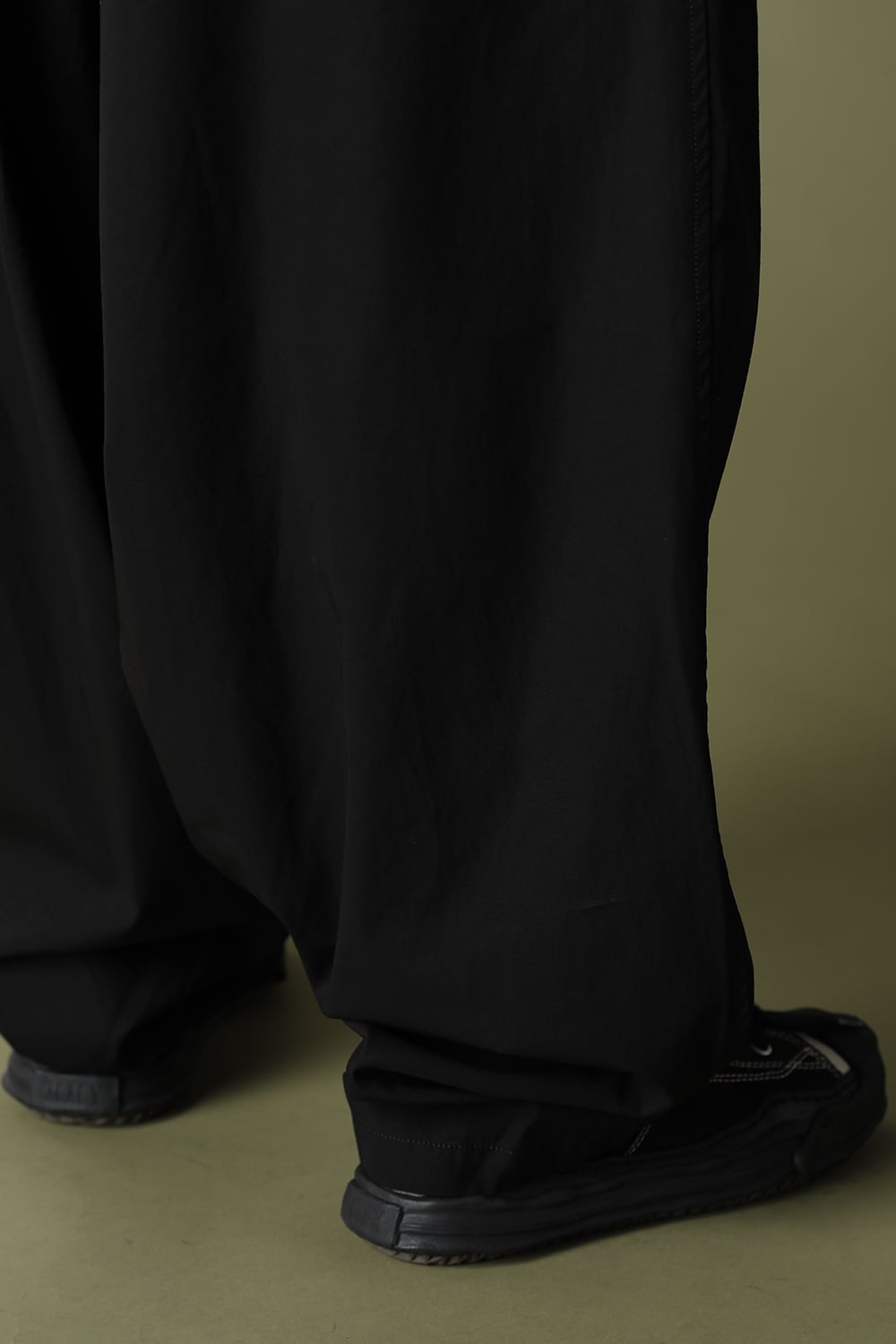 Over-sized Smooth Chino Pants