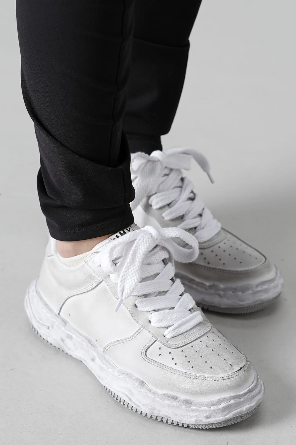 -ウェイン ロー- オリジナルソール 汚し加工 レザー ロートップ スニーカー White