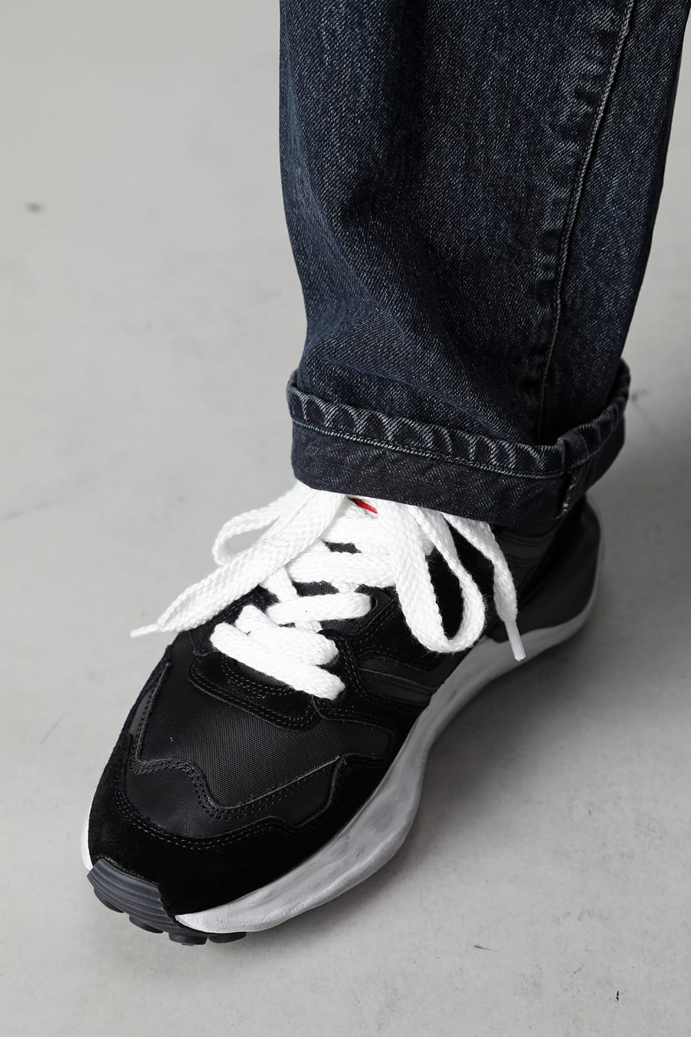 Original distressed effect sole leather Runner sneaker Black