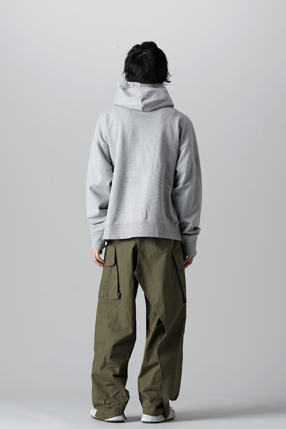 エンブロイダリー フーディー Gray