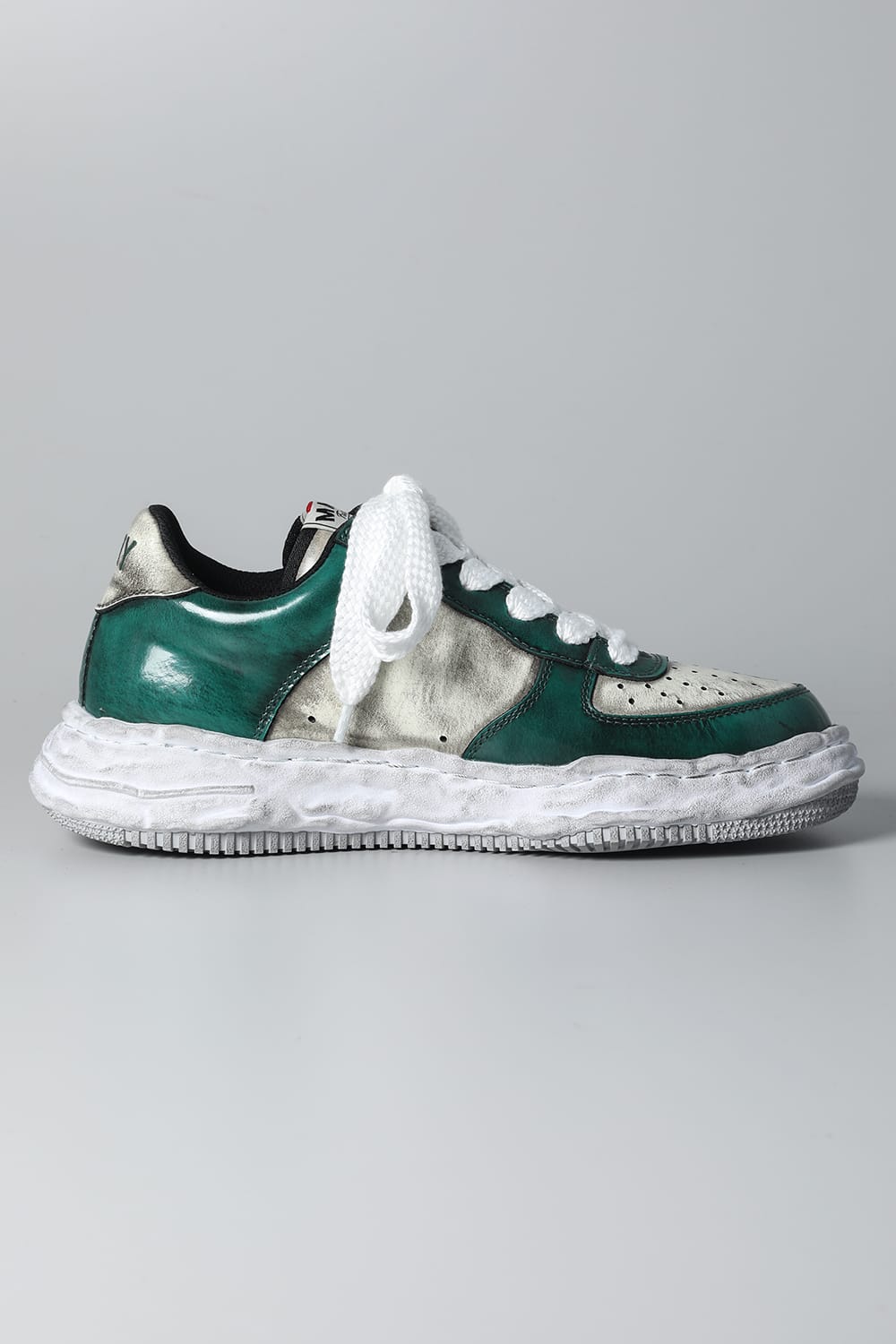 -ウェイン ロー- ブラッシュド パテント レザー スニーカー Green