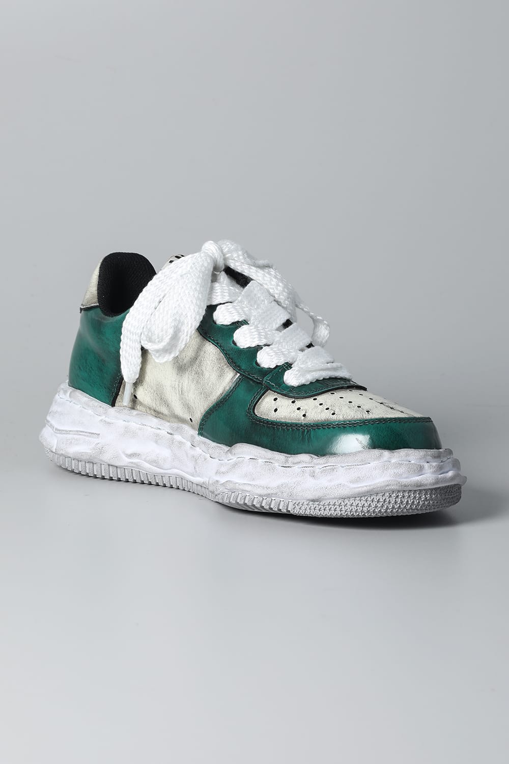 -ウェイン ロー- ブラッシュド パテント レザー スニーカー Green