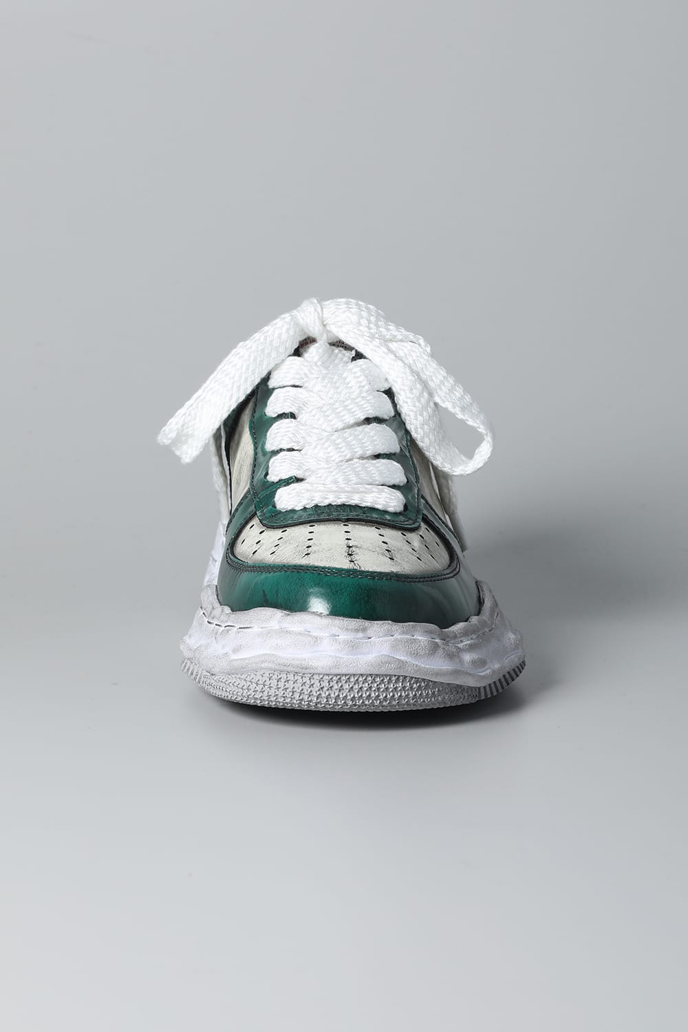 -ウェイン ロー- ブラッシュド パテント レザー スニーカー Green