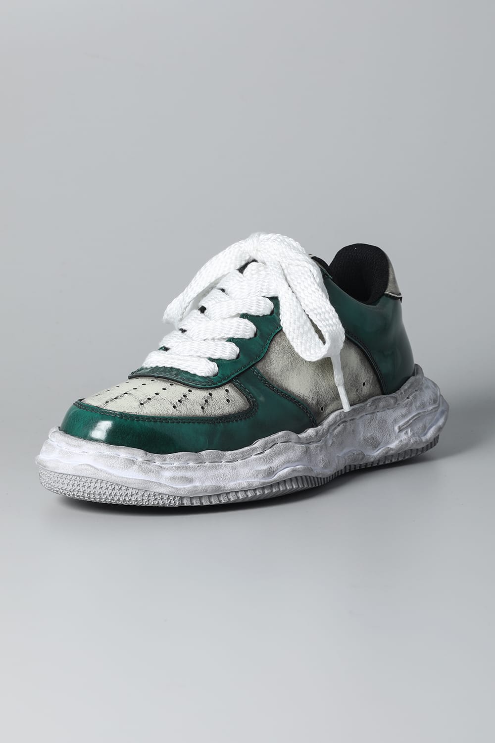 -ウェイン ロー- ブラッシュド パテント レザー スニーカー Green