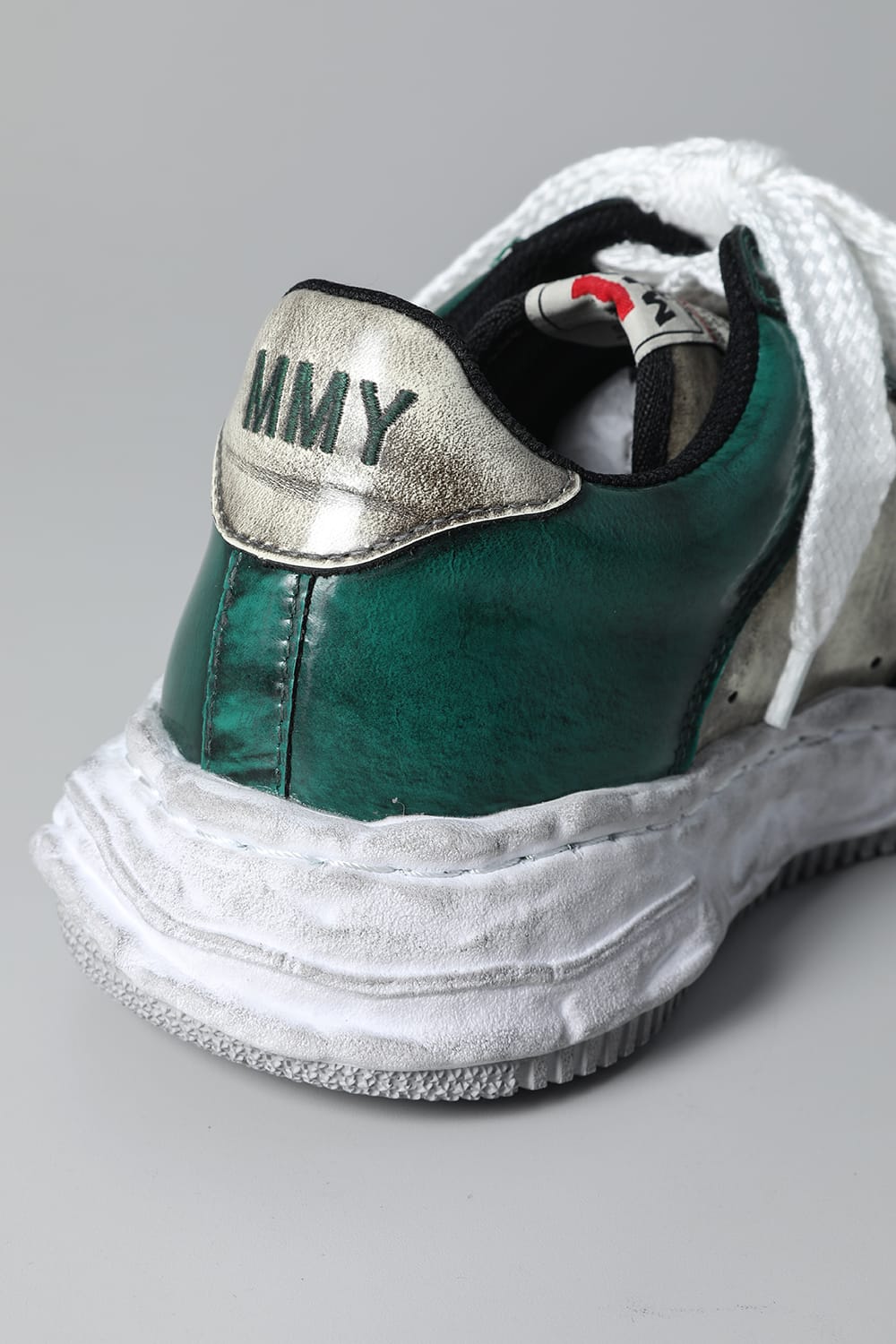 -ウェイン ロー- ブラッシュド パテント レザー スニーカー Green