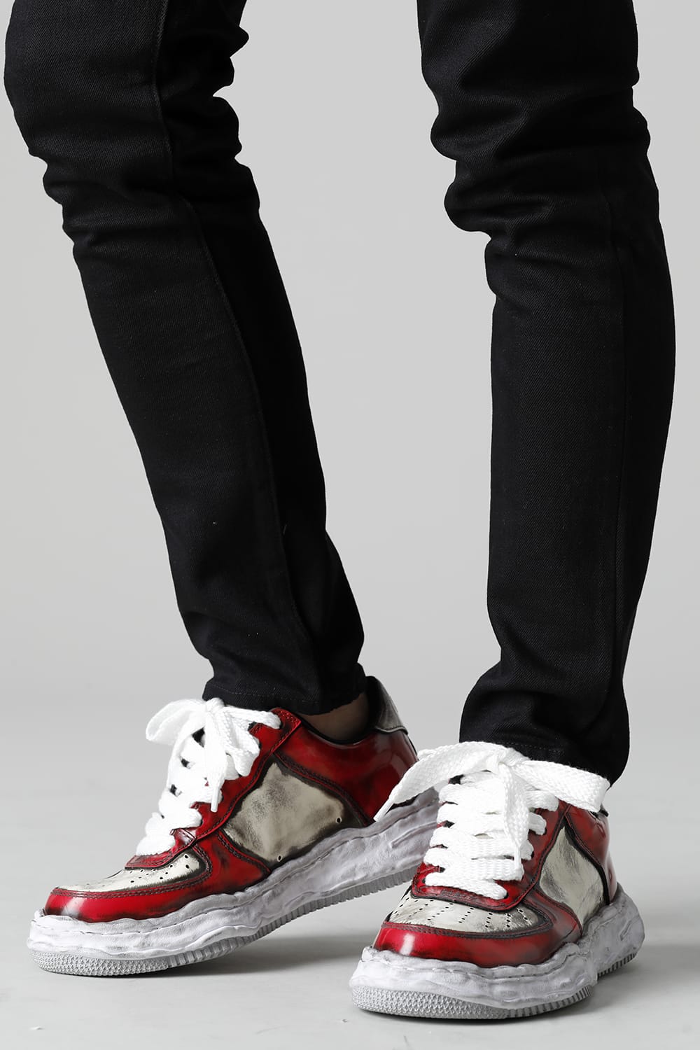 -ウェイン ロー- ブラッシュド パテント レザー スニーカー Red