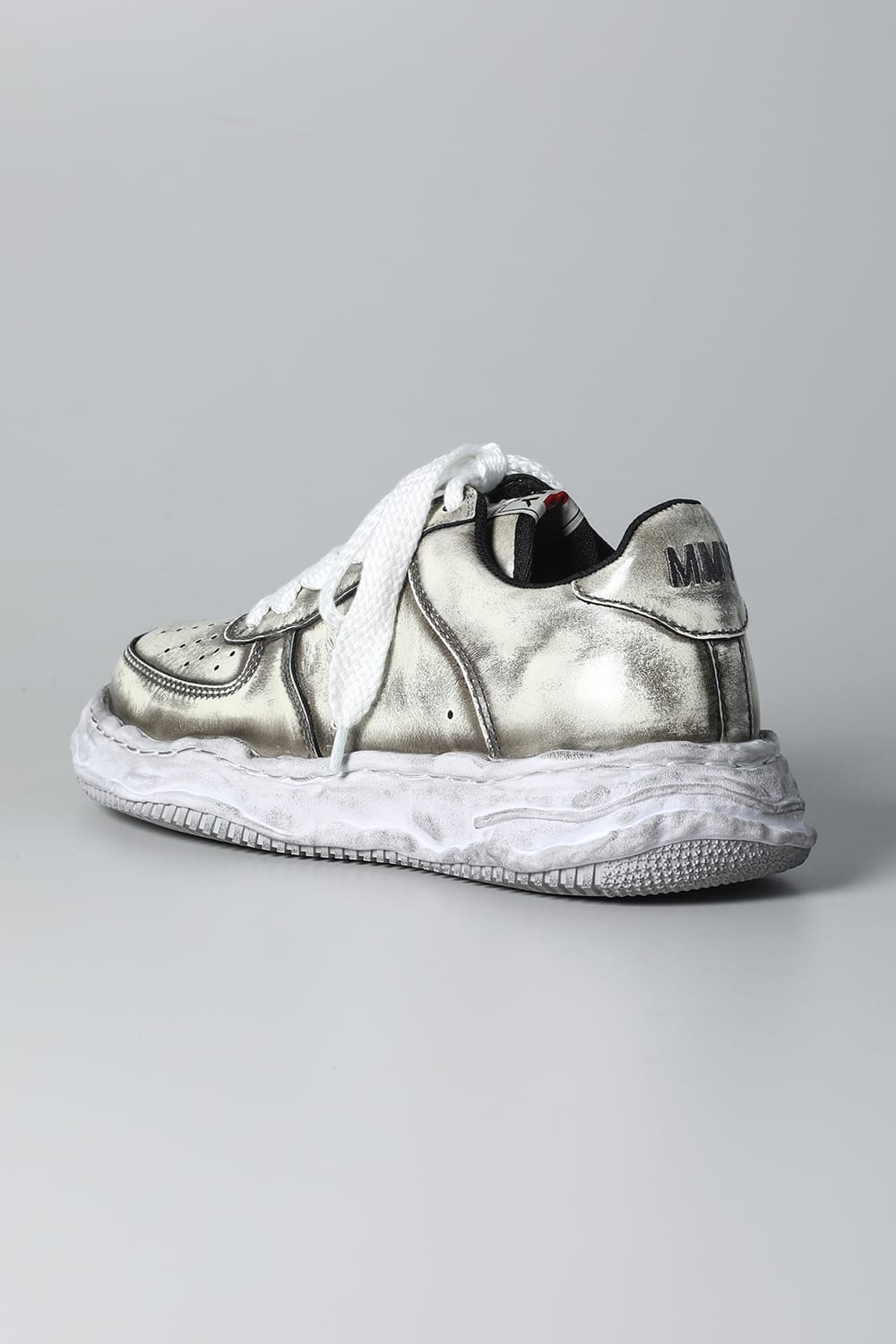 -ウェイン ロー- ブラッシュド パテント レザー スニーカー White