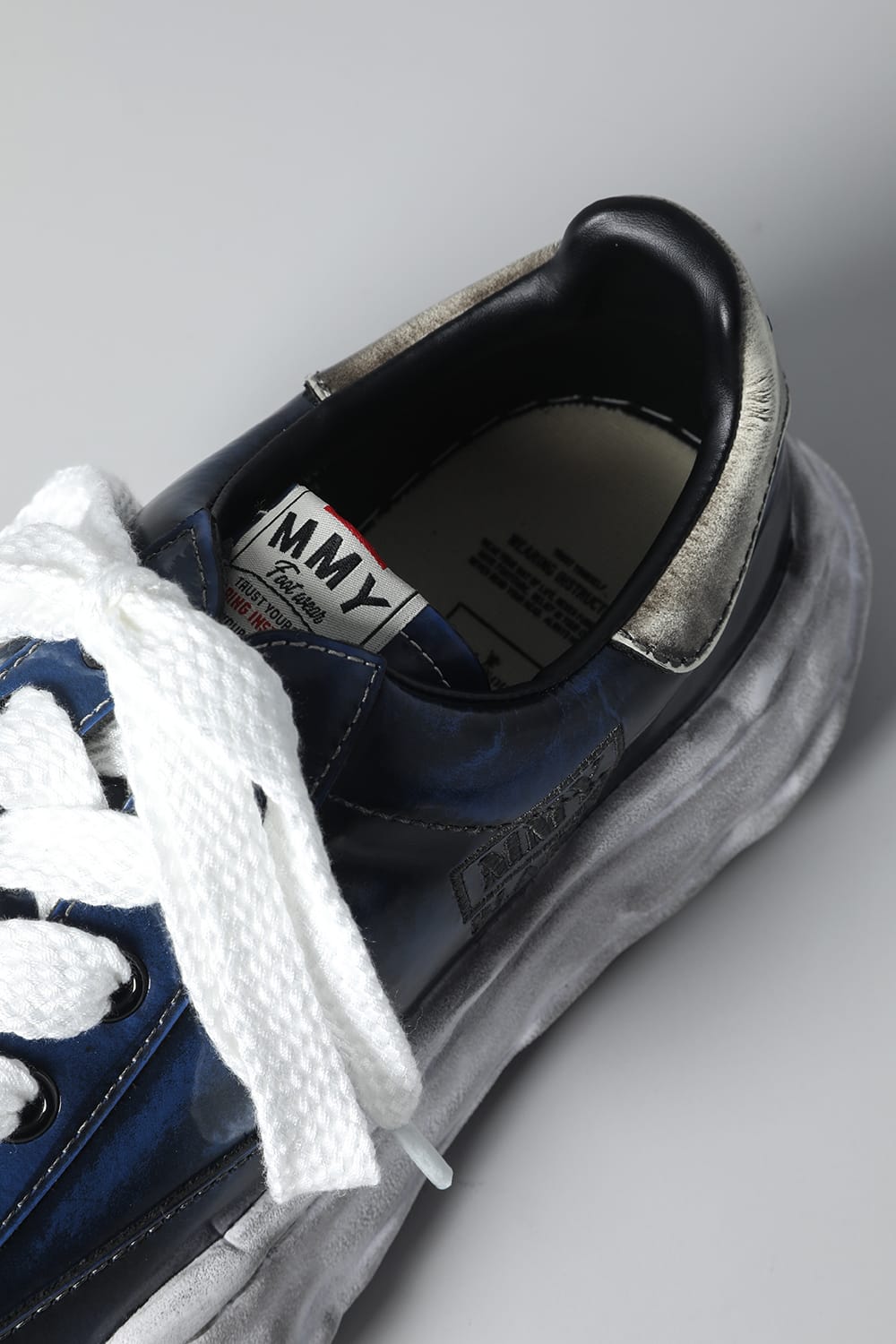 -BLAKEY Low- Brushed patent leather Low-top sneakers  Blue