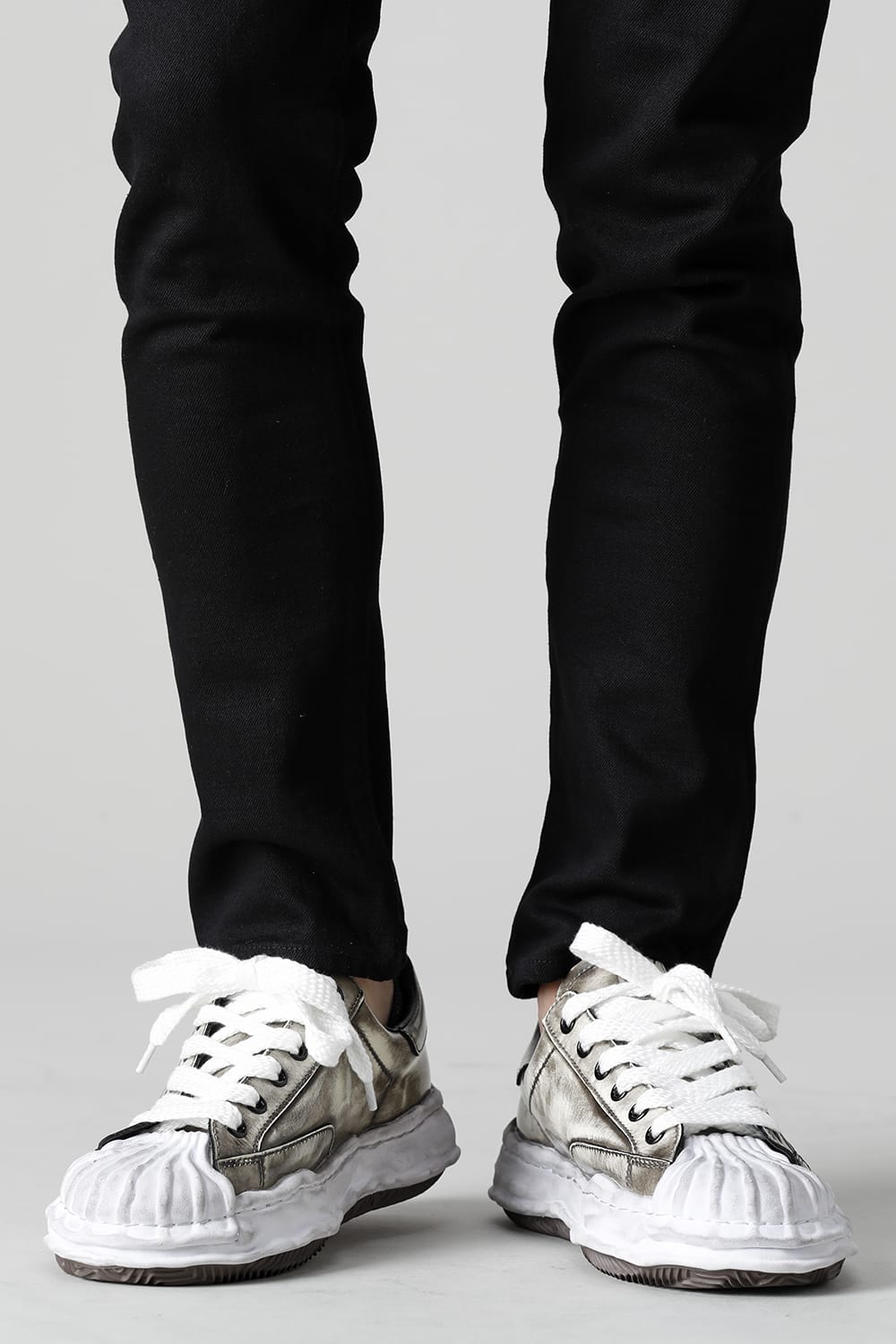 -BLAKEY Low- Brushed patent leather Low-top sneakers  White