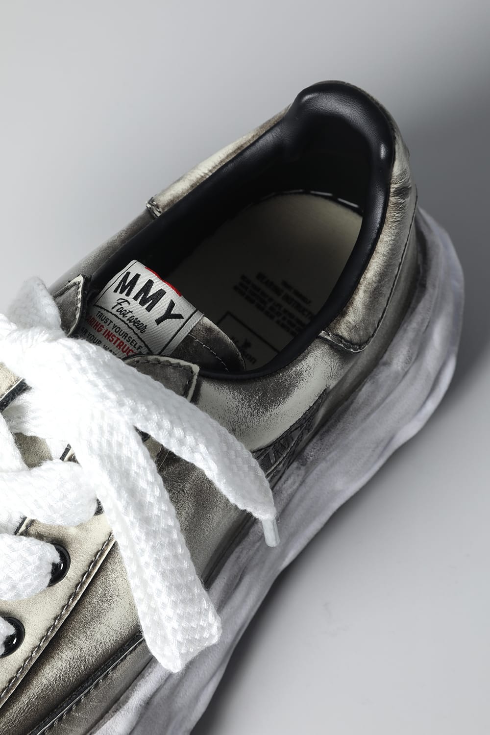 -BLAKEY Low- Brushed patent leather Low-top sneakers  White