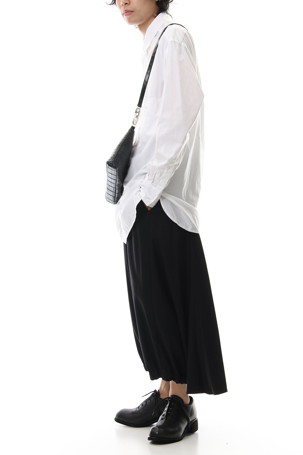 1 Tone Punch Shoulder - Crocodile Leather Black