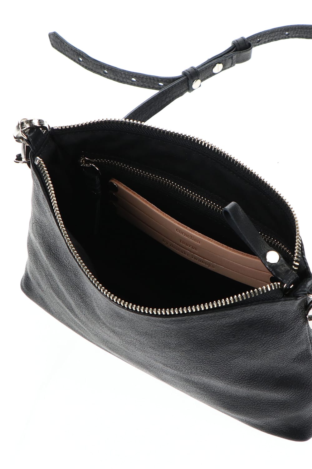 ワントーン ポーチ ショルダー マットシュリンク ブラック