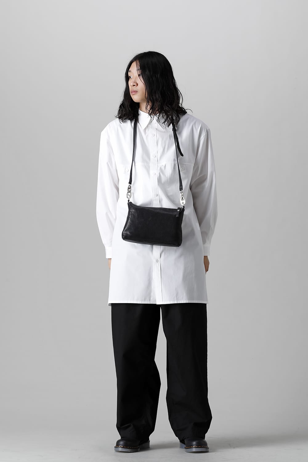 ワントーン ポーチ ショルダー マットシュリンク ブラック