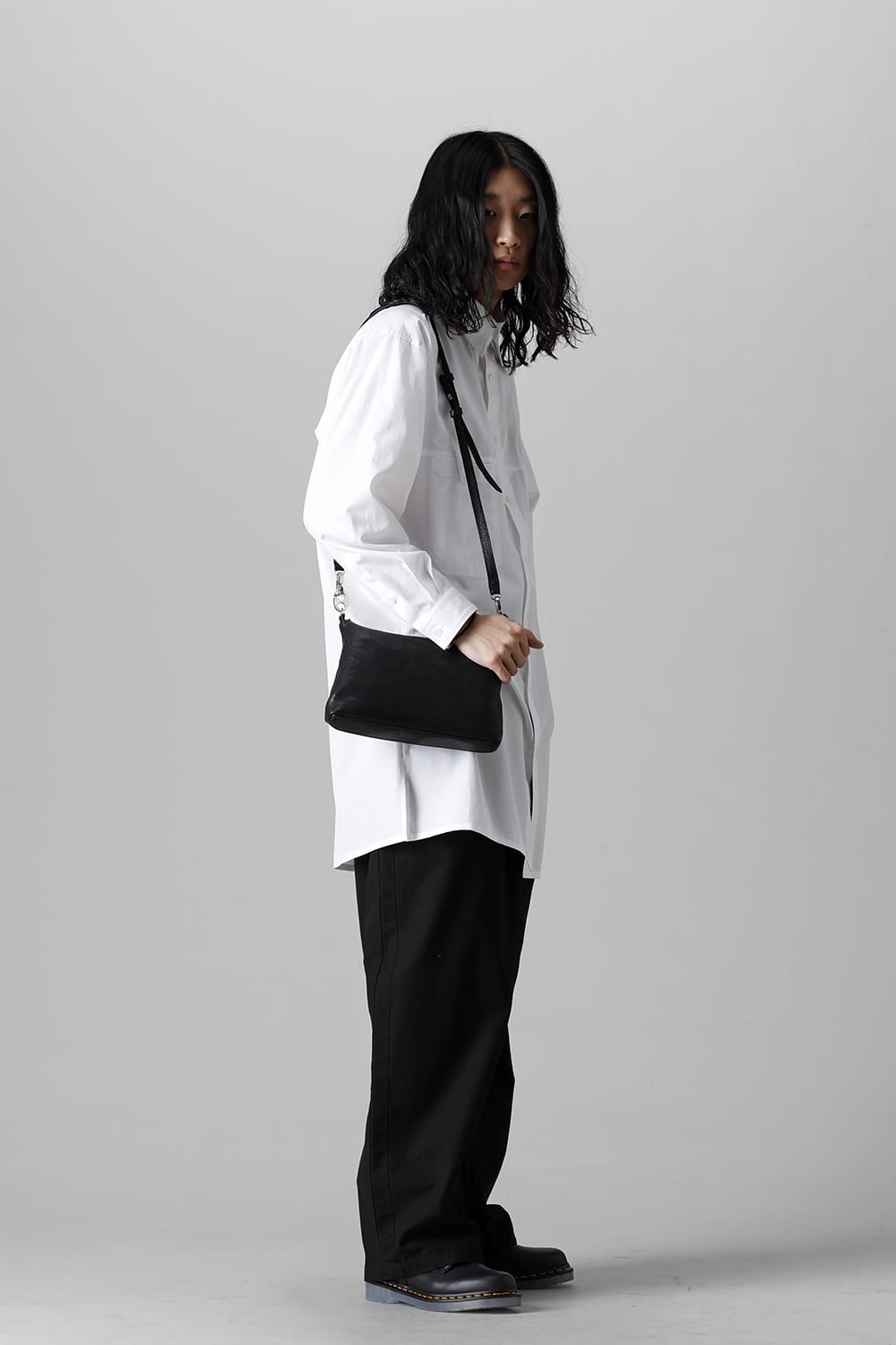 ワントーン ポーチ ショルダー マットシュリンク ブラック