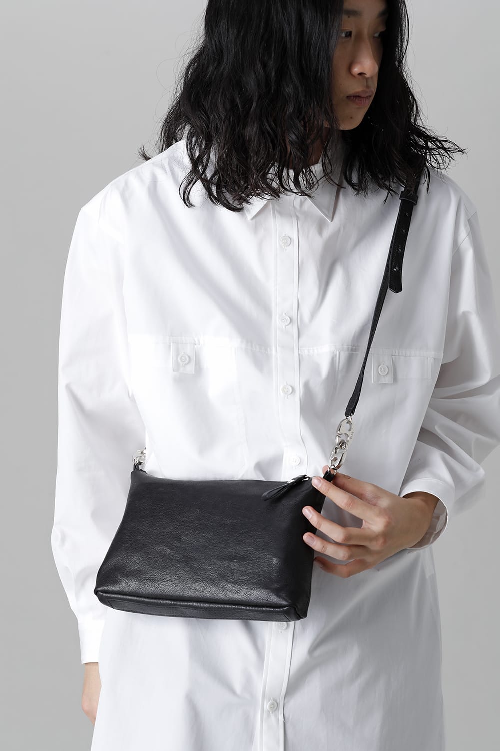 ワントーン ポーチ ショルダー マットシュリンク ブラック