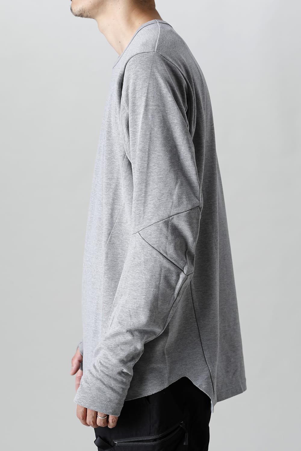 10th アニバーサリー アーティキュレイテッド クルーネックLS T.Gray