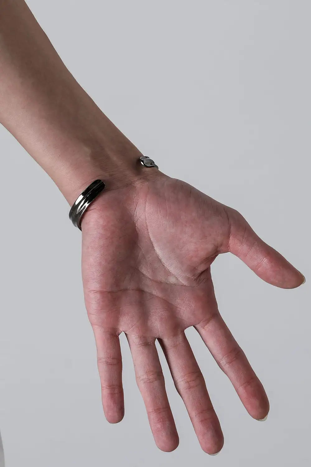 fangophilia × JULIUS Wrist Cover Bangle Black