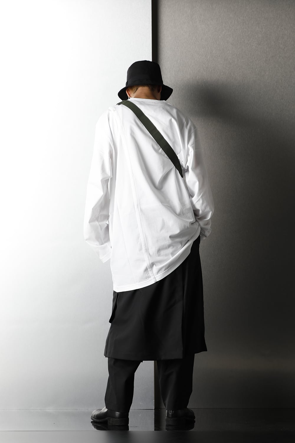 Right Button Straight Cut Sew Long White