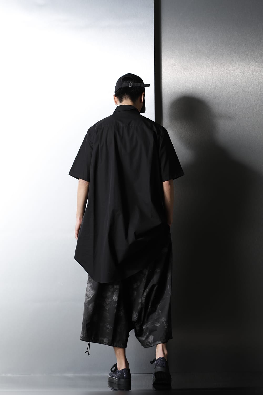 Drawstring Asymmetry Pants(Flower print) Black