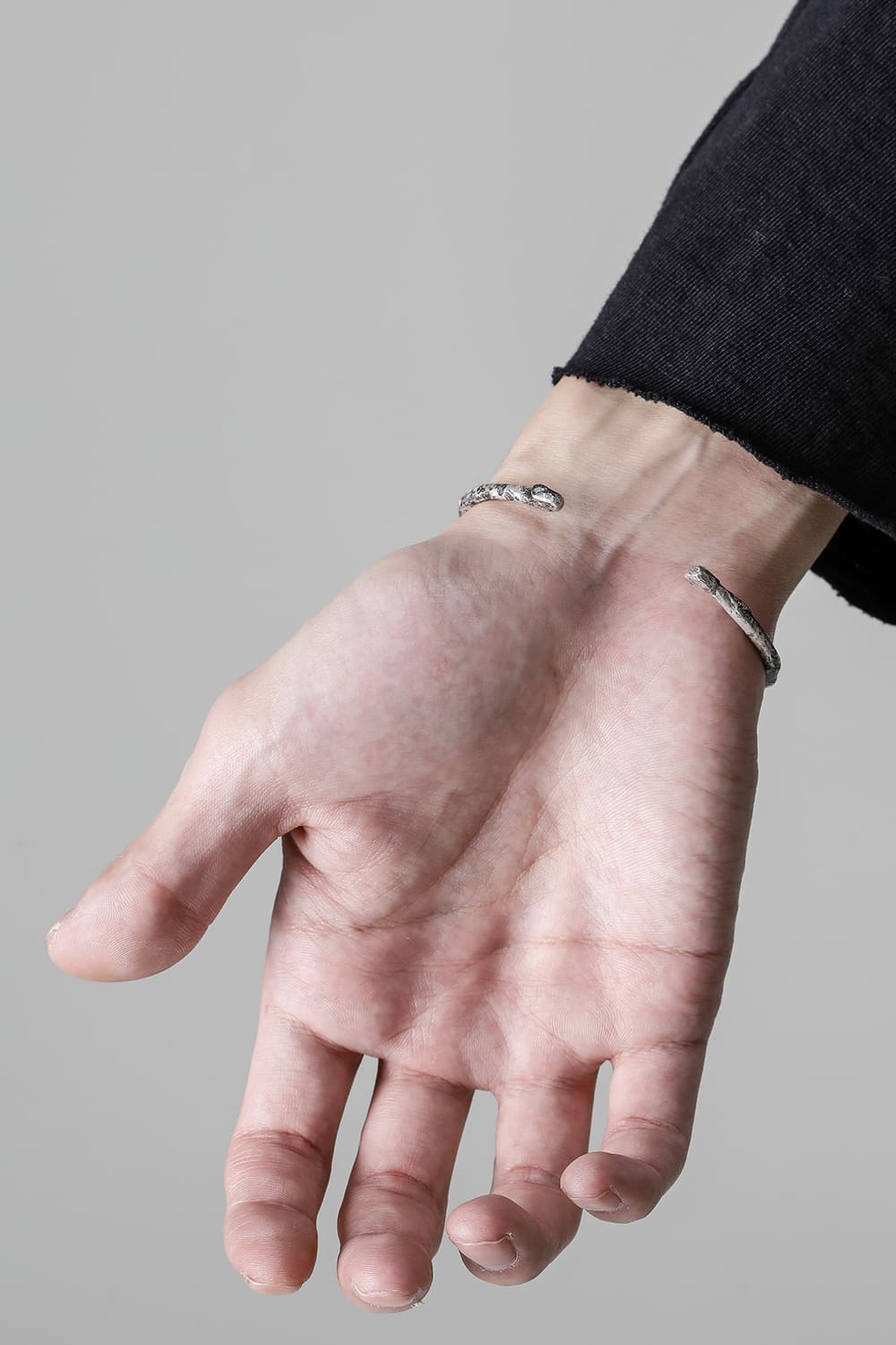 3mm Tree Branch Bangle - io-02-135 Rust Gray