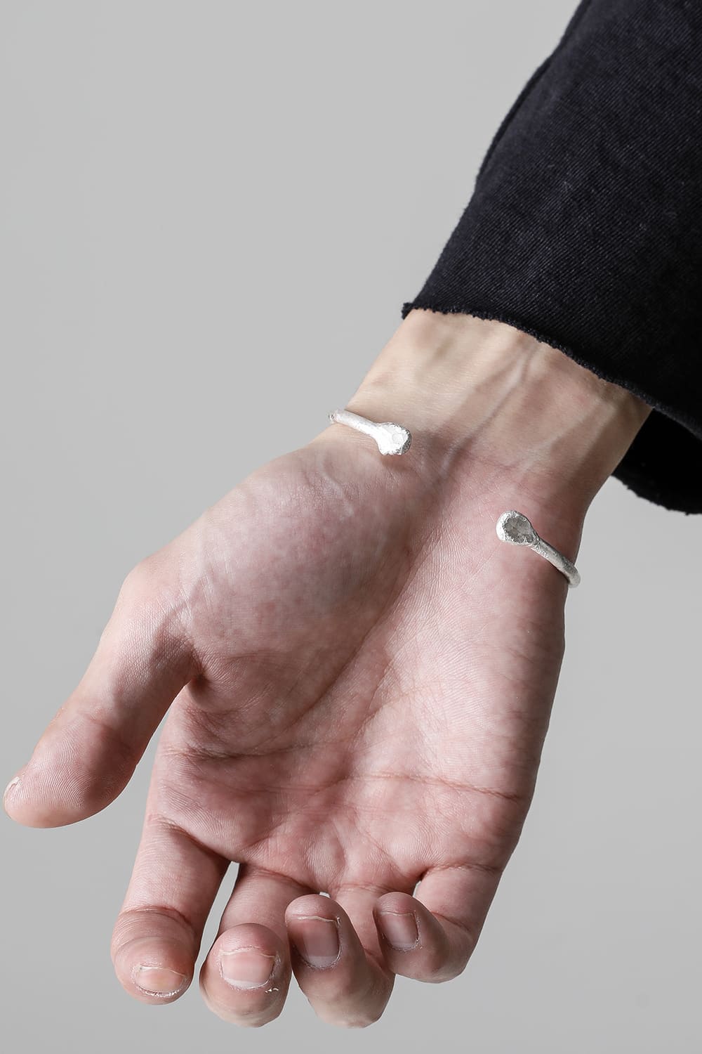 3mm Tree Branch Bangle - io-02-135 Mat White