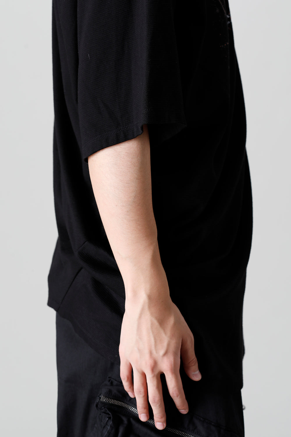 ‘DUSK’ Twist Tuck Short sleeve T-shirts