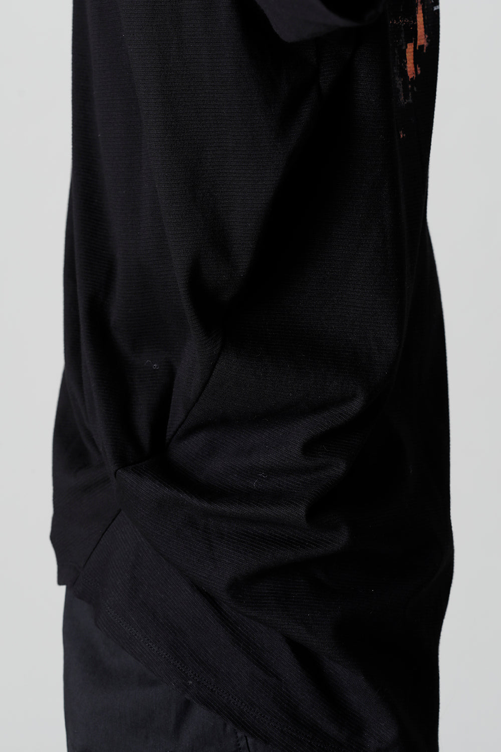 ‘DUSK’ Twist Tuck Short sleeve T-shirts