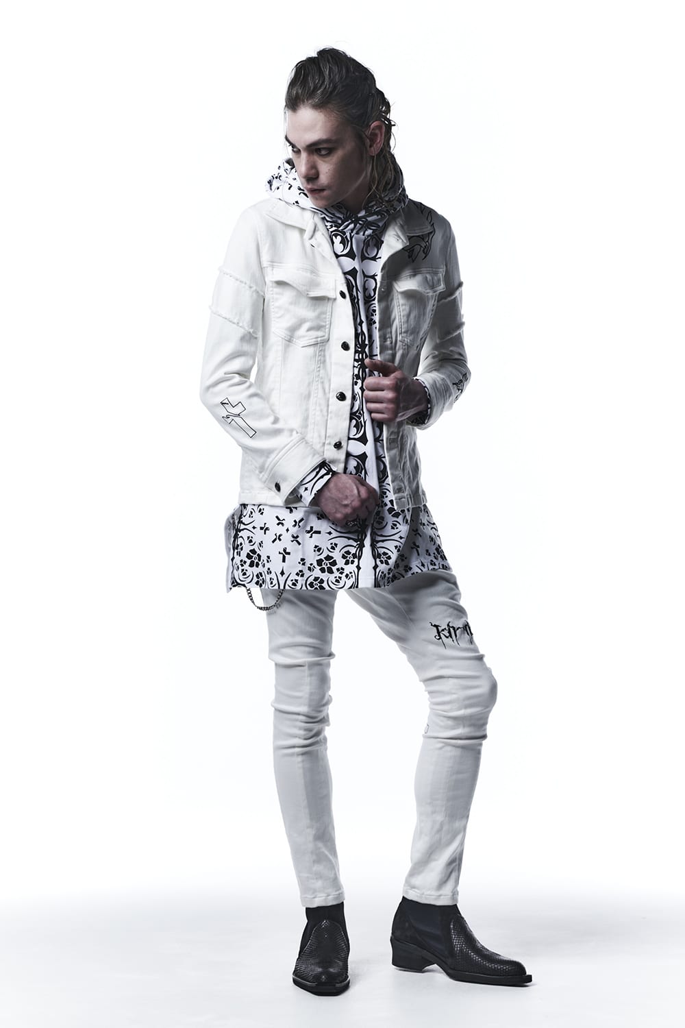 デニムジャケット 刺繍あり