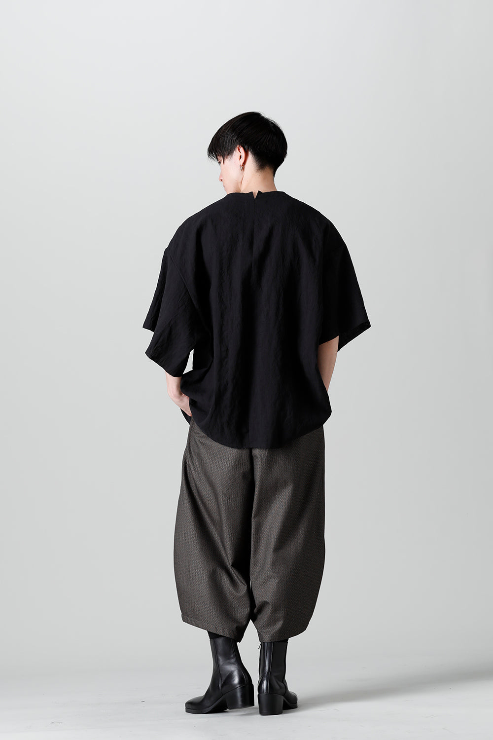 Hakobera Pullover Black